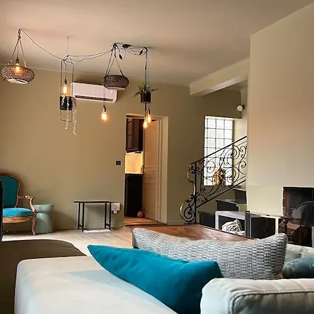 Villa House, Garden, Air Conditioning, Parking - Center
